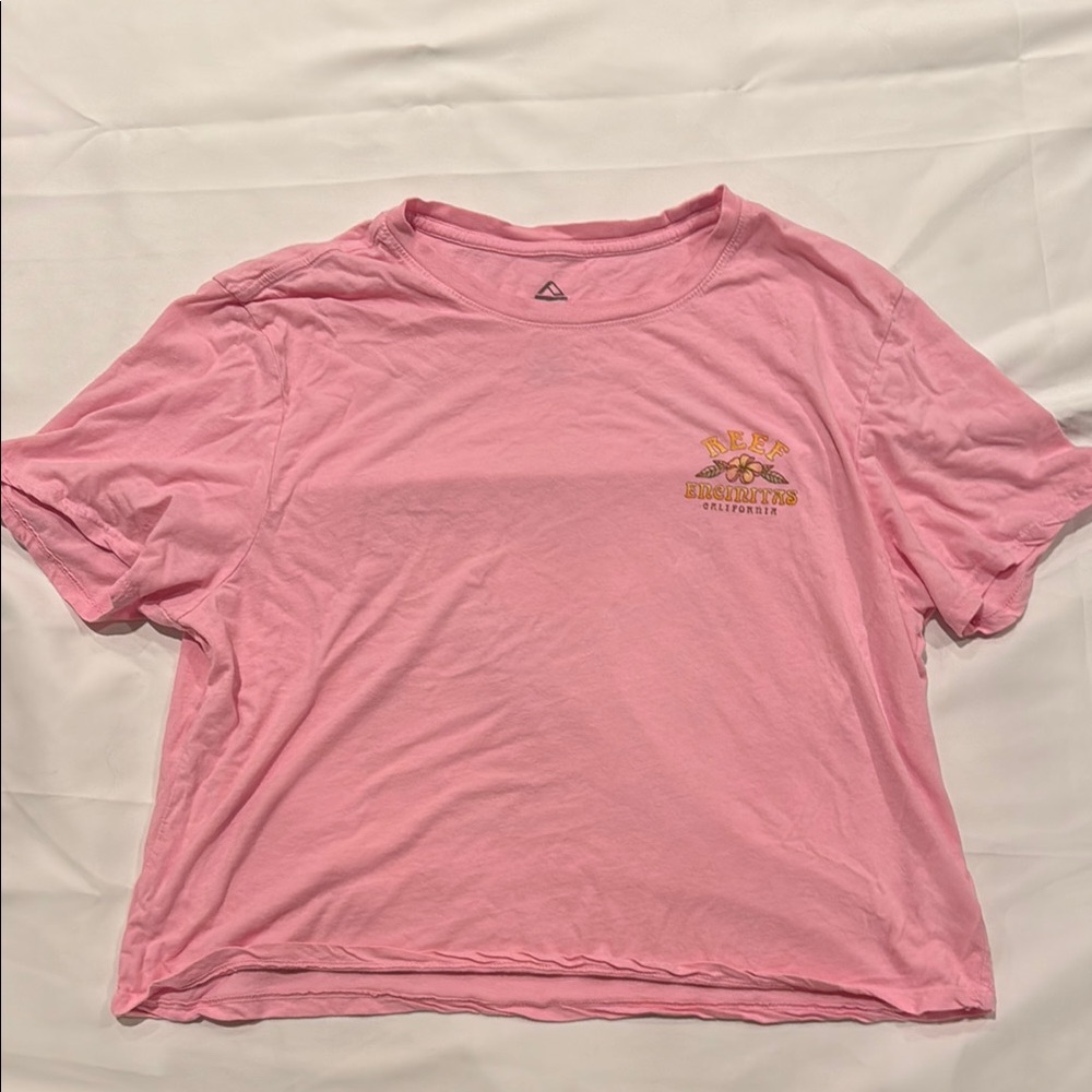 Reef brand Pink Graphic Cropped T-Shirt